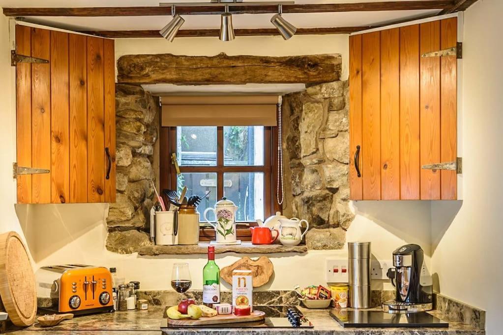 Westside Cottage, Newby, Clapham, Yorkshire Dales National Park, Famous Three Peaks, Near The Lake District, Pets Are Welcome Newby  Exteriör bild
