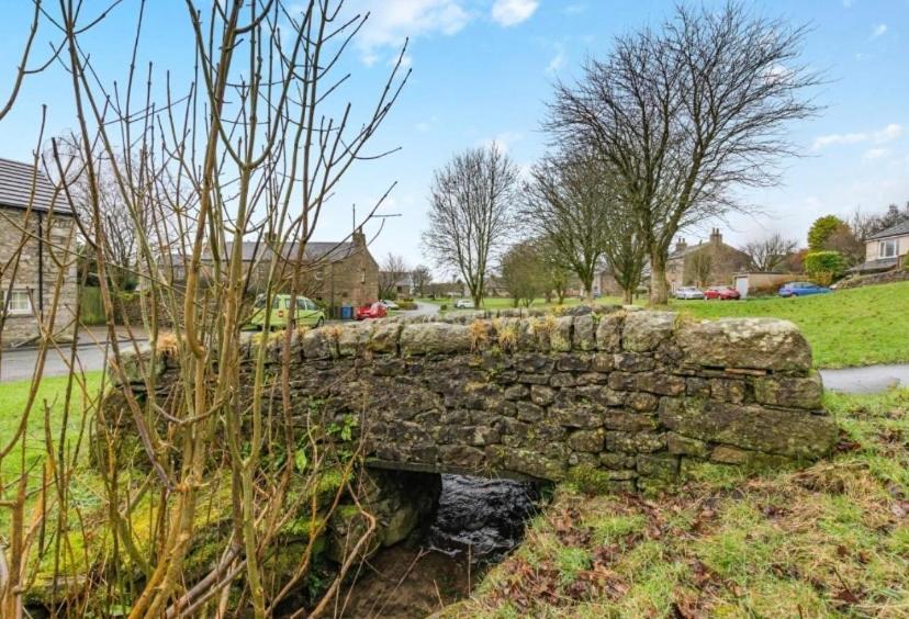 Westside Cottage, Newby, Clapham, Yorkshire Dales National Park, Famous Three Peaks, Near The Lake District, Pets Are Welcome Newby  Exteriör bild
